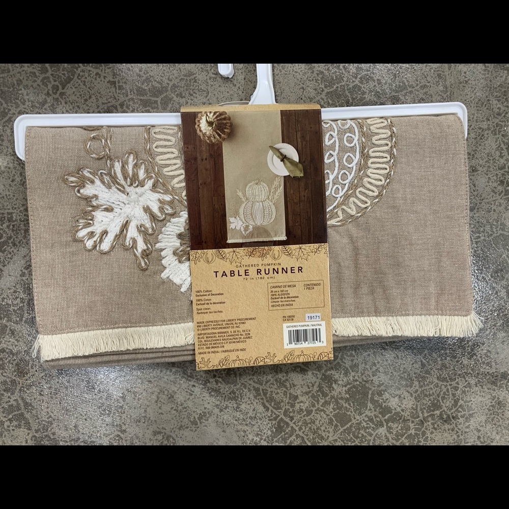 Pumpkin table runner - Picture 4 of 7